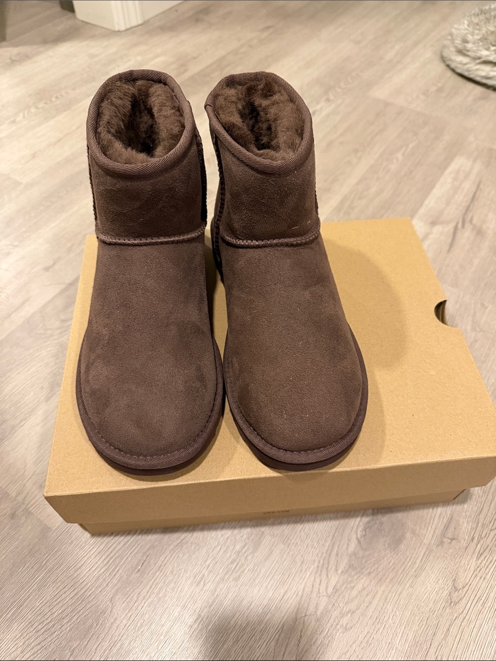 NWT UGG Classic Mini Boots - Chocolate Brown Suede - Picture 3 of 7